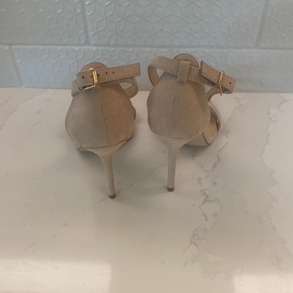 Brand new size 7 Lulus natural colored heels - Picture 3 of 4